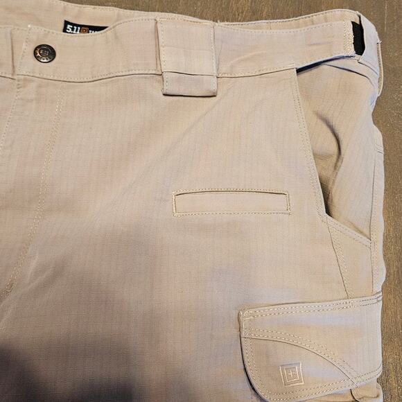5.11 Tactical Series Cargo Pants Size 42x30 Beige RN109614 Stretch Waist**READ** - Picture 8 of 13